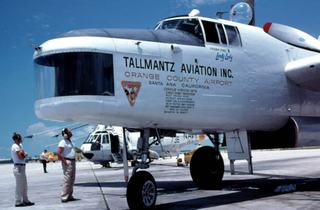 El B-B-25 modificado como plataforma de cámaras voladora “Lively Lady”, a quien le debemos las espectaculares tomas aire aire de la película.